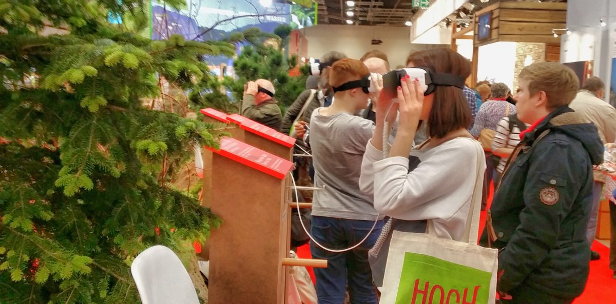 Schüler erleben VR an der ITB Berlin