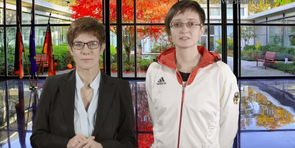 Annegret Kramp Karrenbauer mit junger Sportlerin