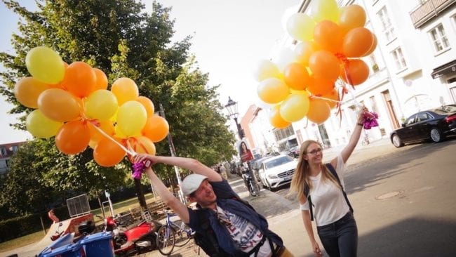 360_video_mercedes_benz Luftballons