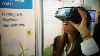 Stadtwerke_berlin_energietage Frau mit VR-Brille