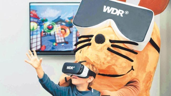 Maus mit VR-Brille